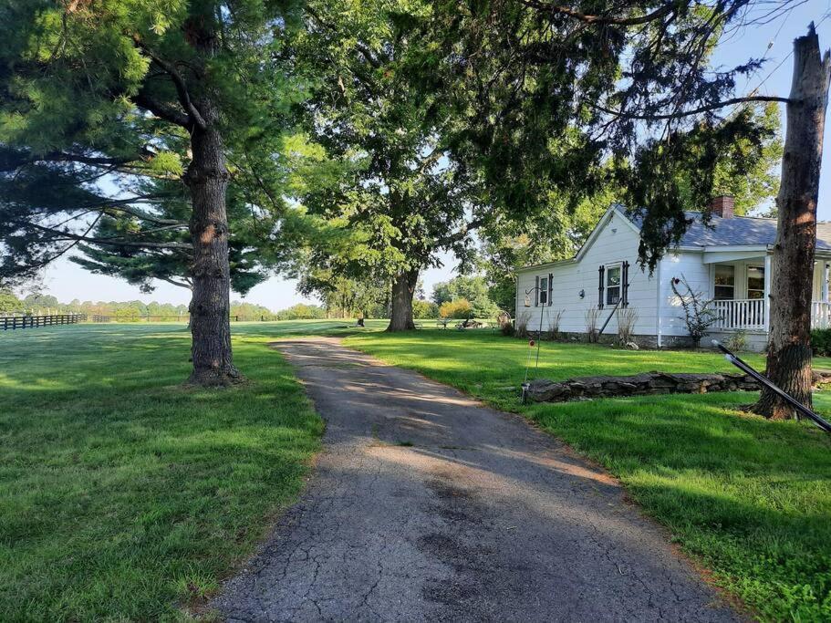 Charming Cottage On A City Farm! Lexington Exteriör bild